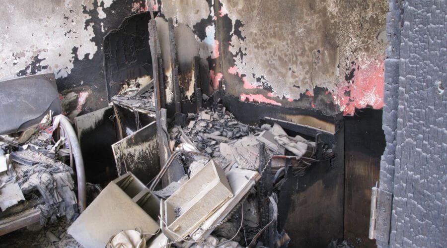 Why choose CasaQuirk for water damage restoration in Santa Ana